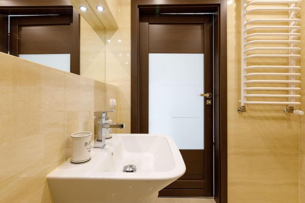 сlose-urban Chic - Great Location - 2 Bedrooms& Legnicka * Wrocław