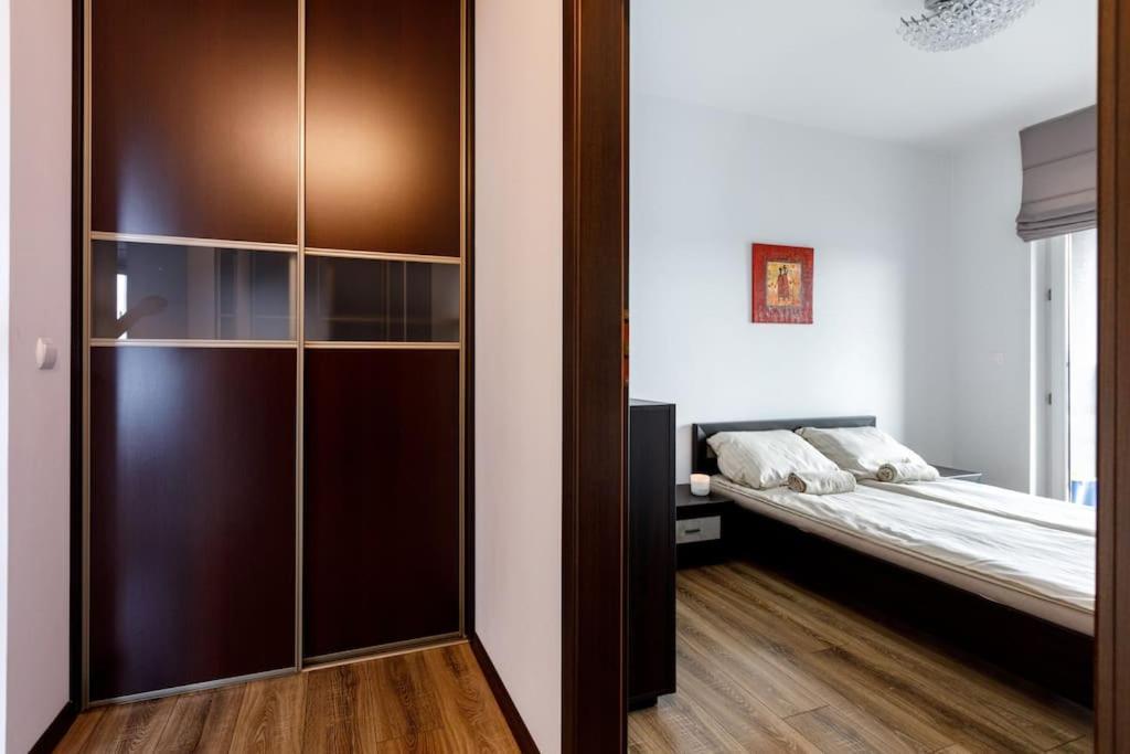 сlose-urban Chic - Great Location - 2 Bedrooms& Legnicka * Wrocław