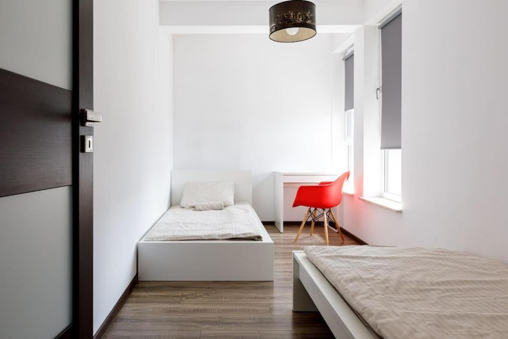 сlose-urban Chic - Great Location - 2 Bedrooms& Legnicka Apartament